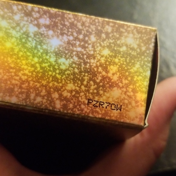 OFFERS ACCEPTED! Urban Decay Space Powder - Picture 7 of 7